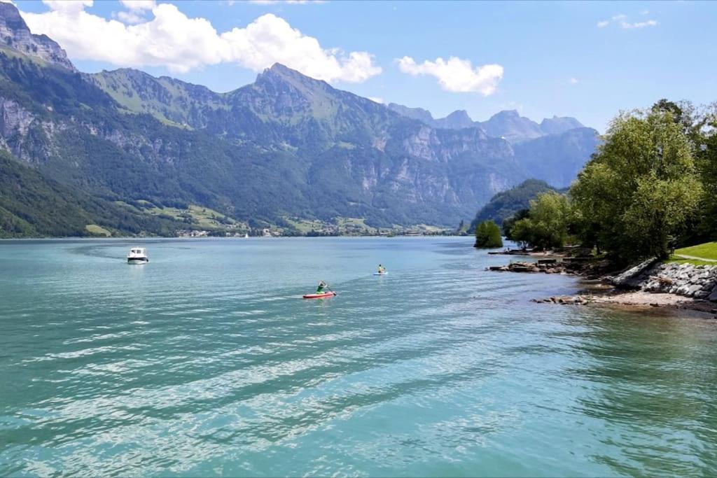 Wonderful holiday home on the shore of Walensee - Chambres d’hôtes