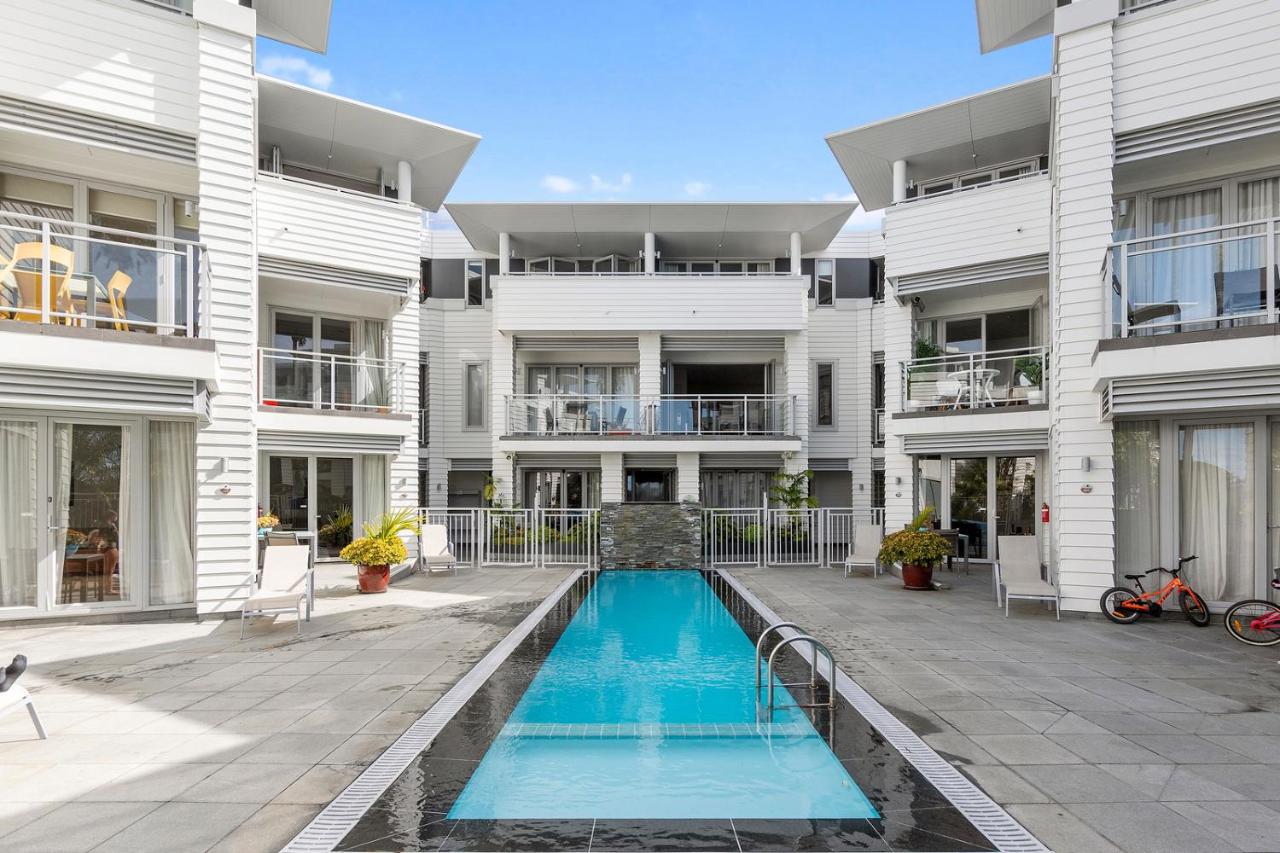 Paihia 2 Bedroom Apartment with Pool - B&B