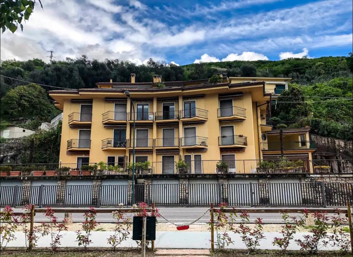 Appartamento moderno con ampia terrazza - Ferienwohnung