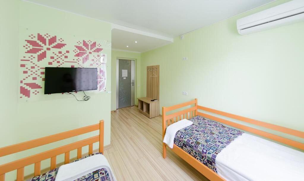 Twin Room with Private External Bathroom