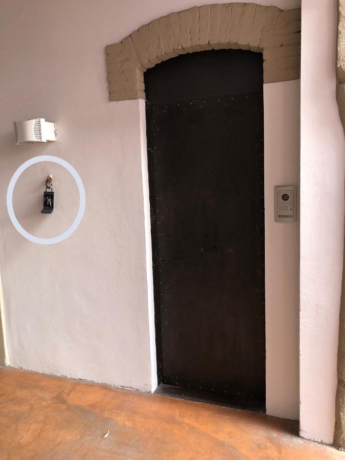 Luxury industrial apt vicino al centro con garage - B&B