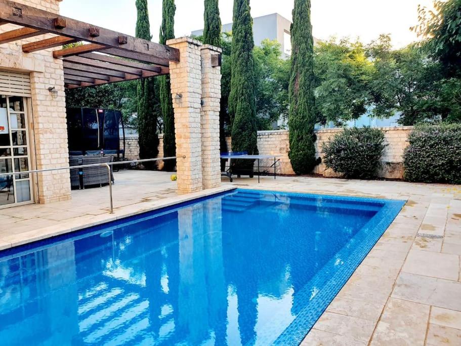B&B Qesarya - Luxury Unique stone Villa and pool in Caesarea - Bed and Breakfast Qesarya
