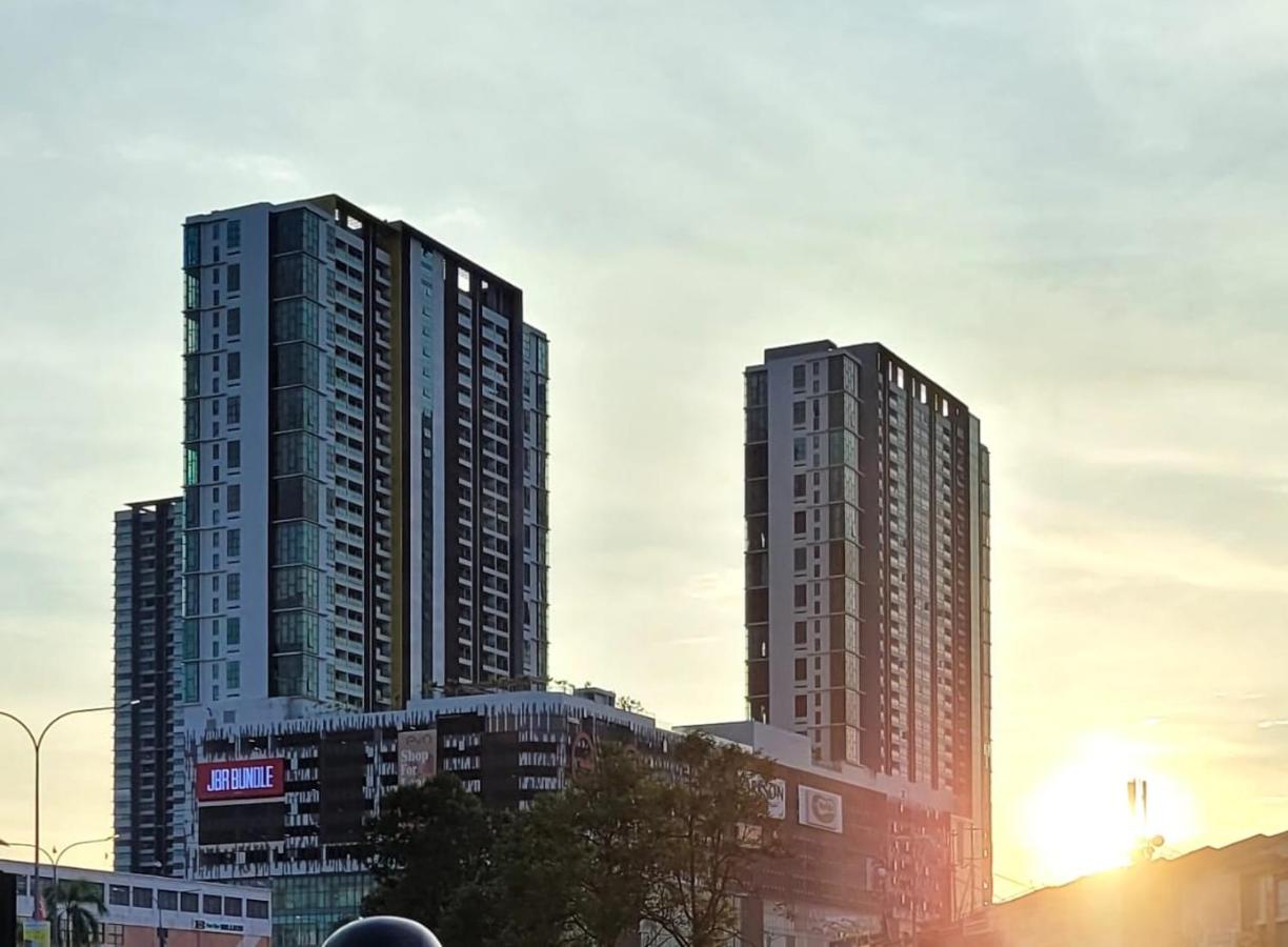 Homestay FourSeasons @EVO MALL BANGI - Bed and Breakfast