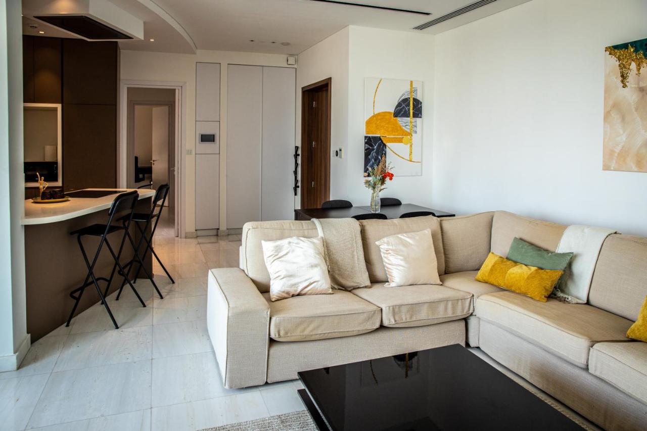 B&B Nikosia - Phaedrus Living: 360 Tower Luxury Flat - Bed and Breakfast Nikosia