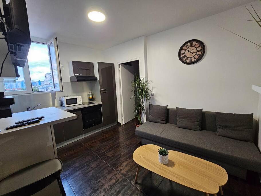 Appartement Proche Metro Paris - B&B