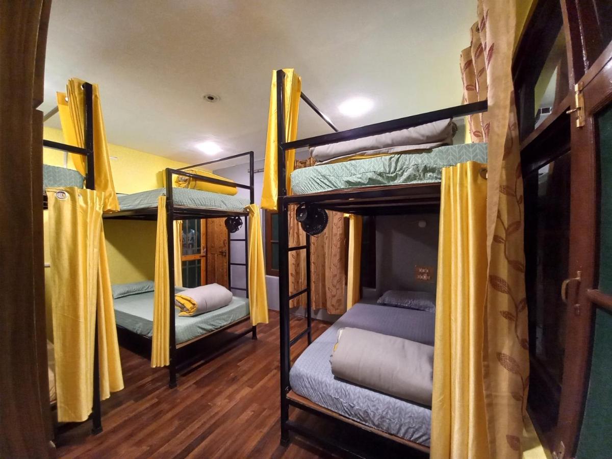 Posto Letto in Dormitorio Misto con 6 Letti