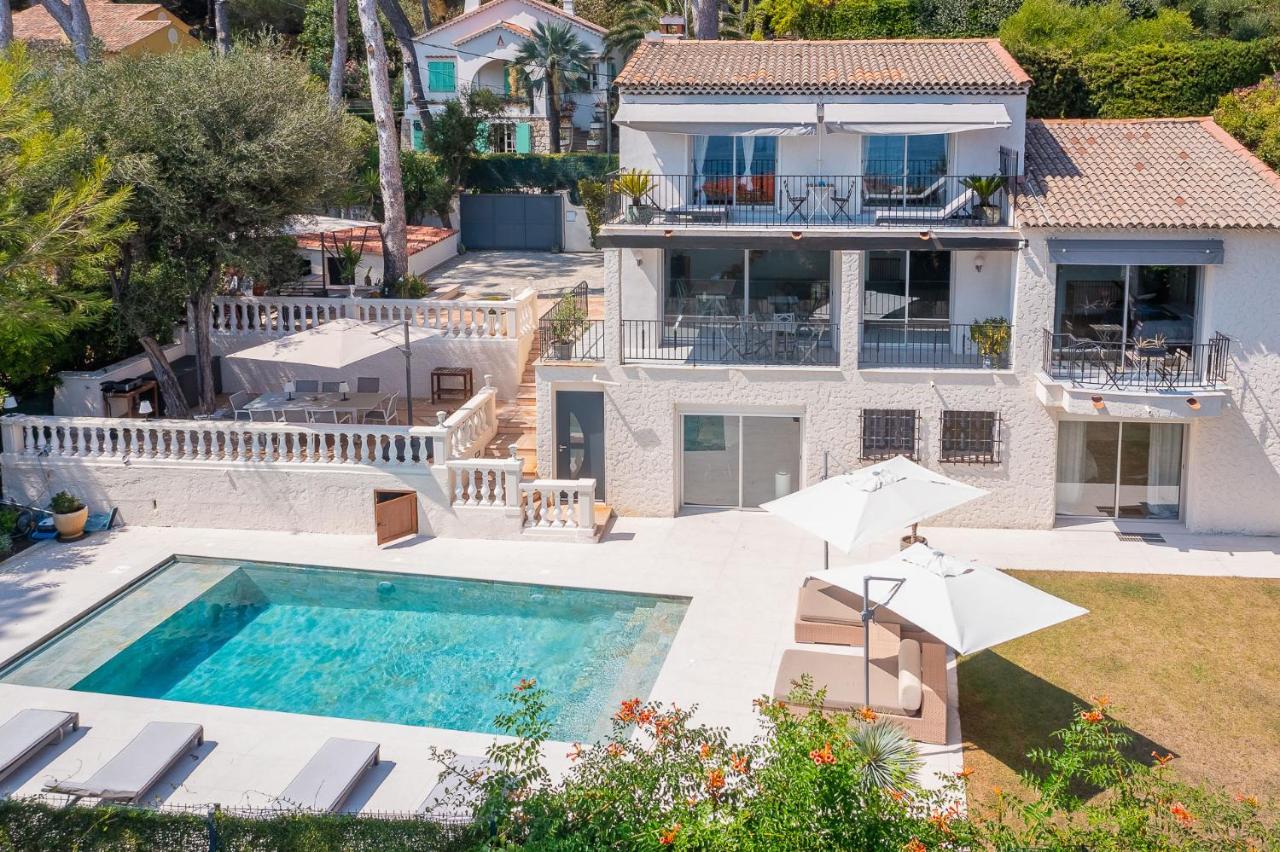 Villa Les Pins du Cap - Vue mer - Cap d'Antibes - B&B