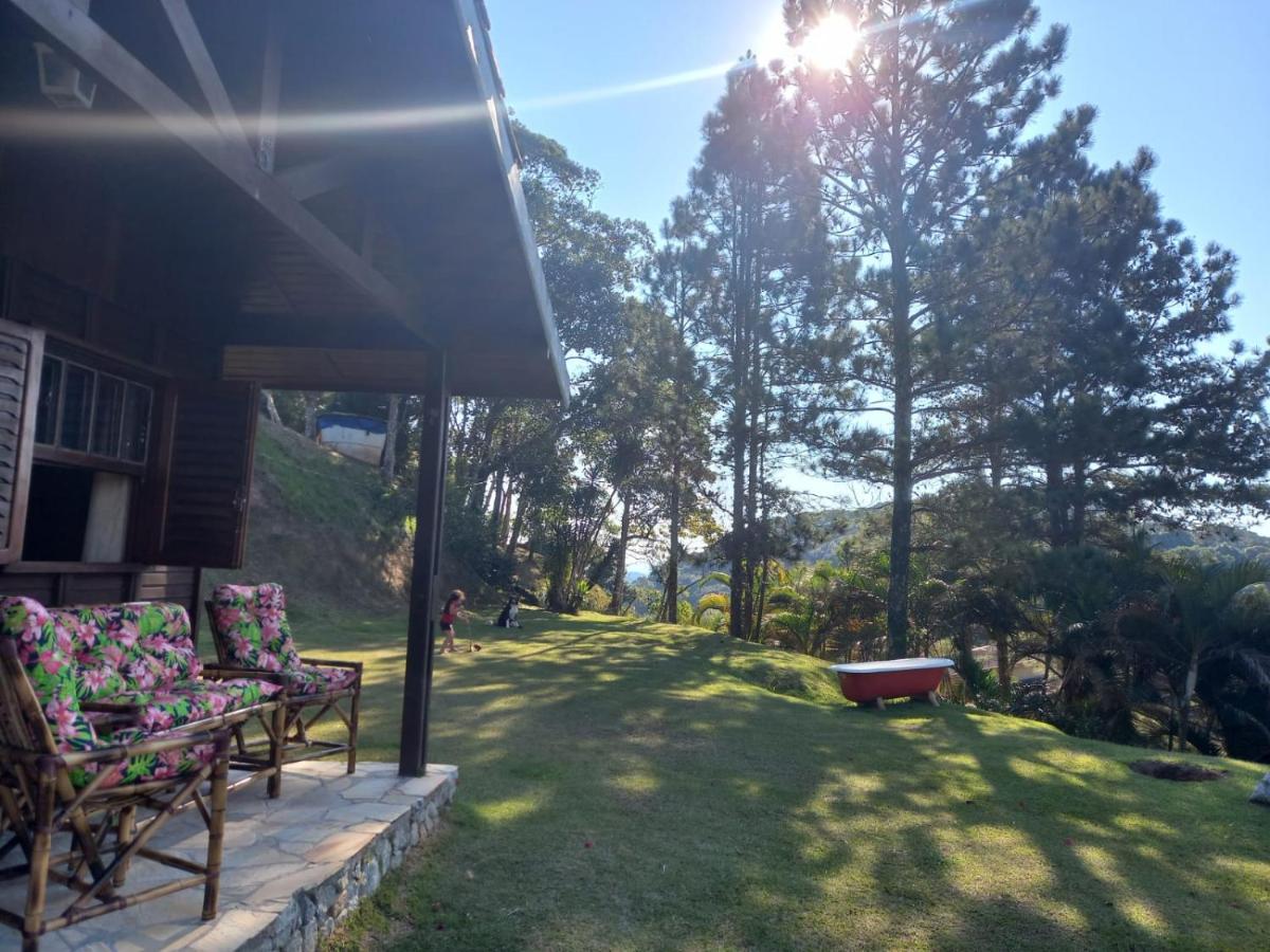 Chalé Ipê Amarelo - B&B Juquitiba