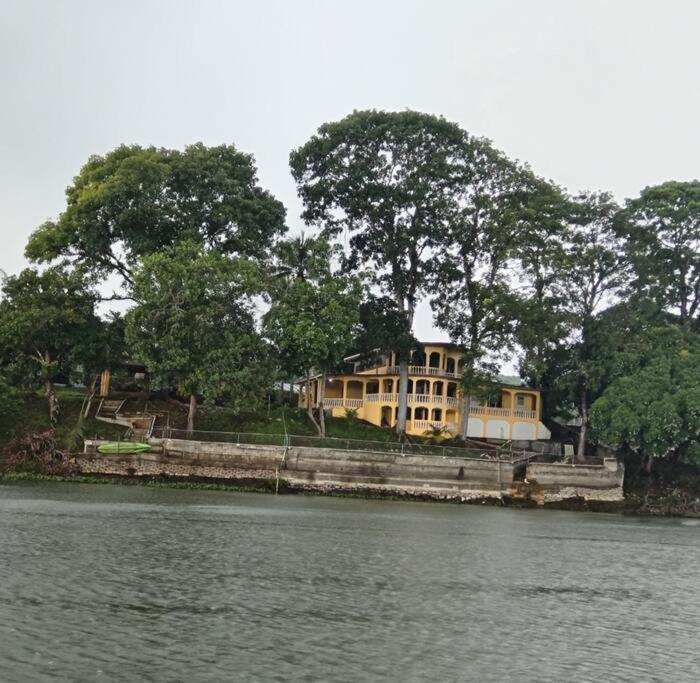 Chagres River Lodge - B&B