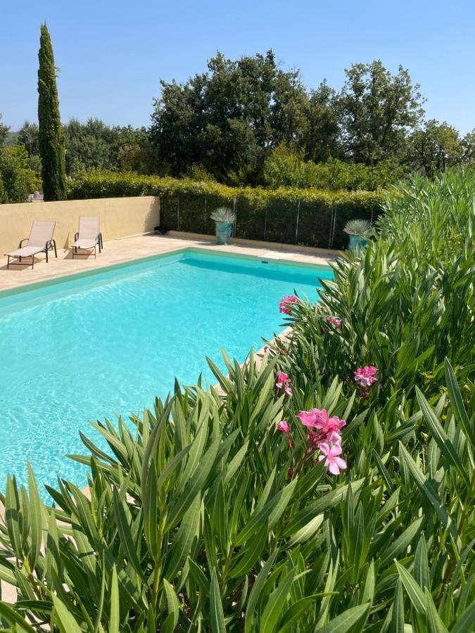 B&B Martignargues - Villa provençale entre Cévennes et Provence avec une grande piscine et un terrain de pétanque - Bed and Breakfast Martignargues