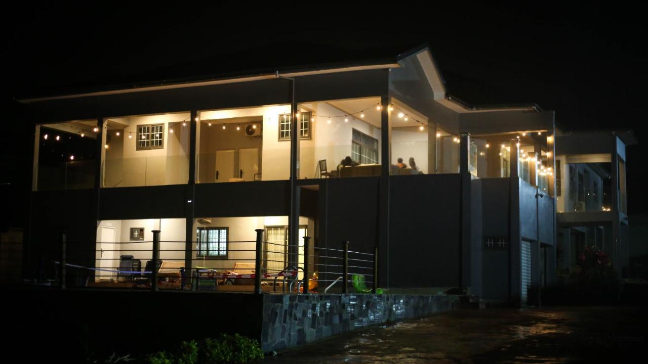 B&B Trofwi - Azul Beach House Comfort & Style on the Cape Coast - Bed and Breakfast Trofwi