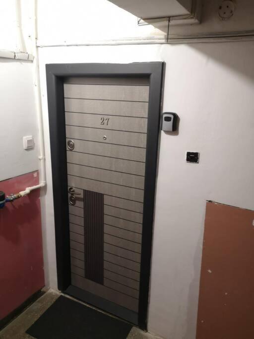 Cozy Modern Apartment Km 0 Craiova - B&B Craiova