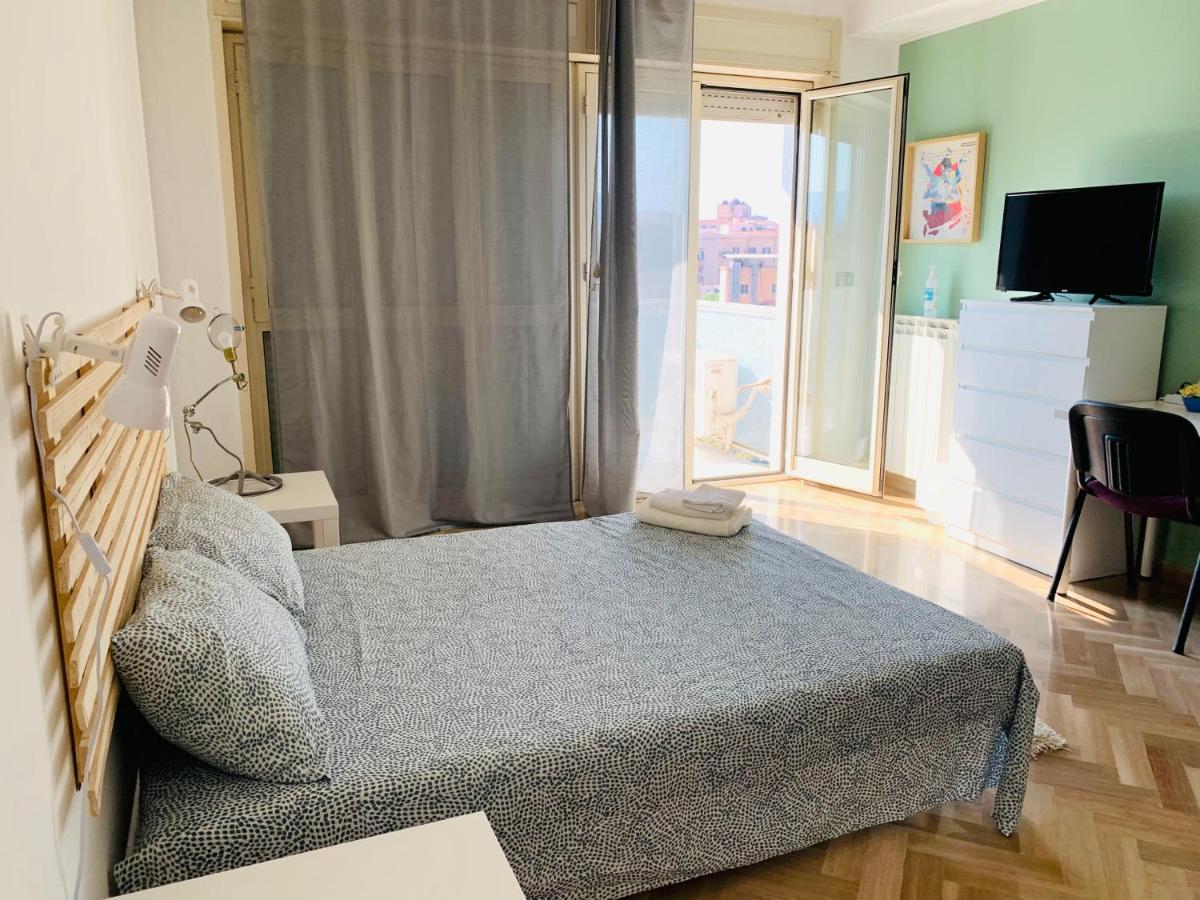 Driepersoonskamer met Eigen Externe Badkamer