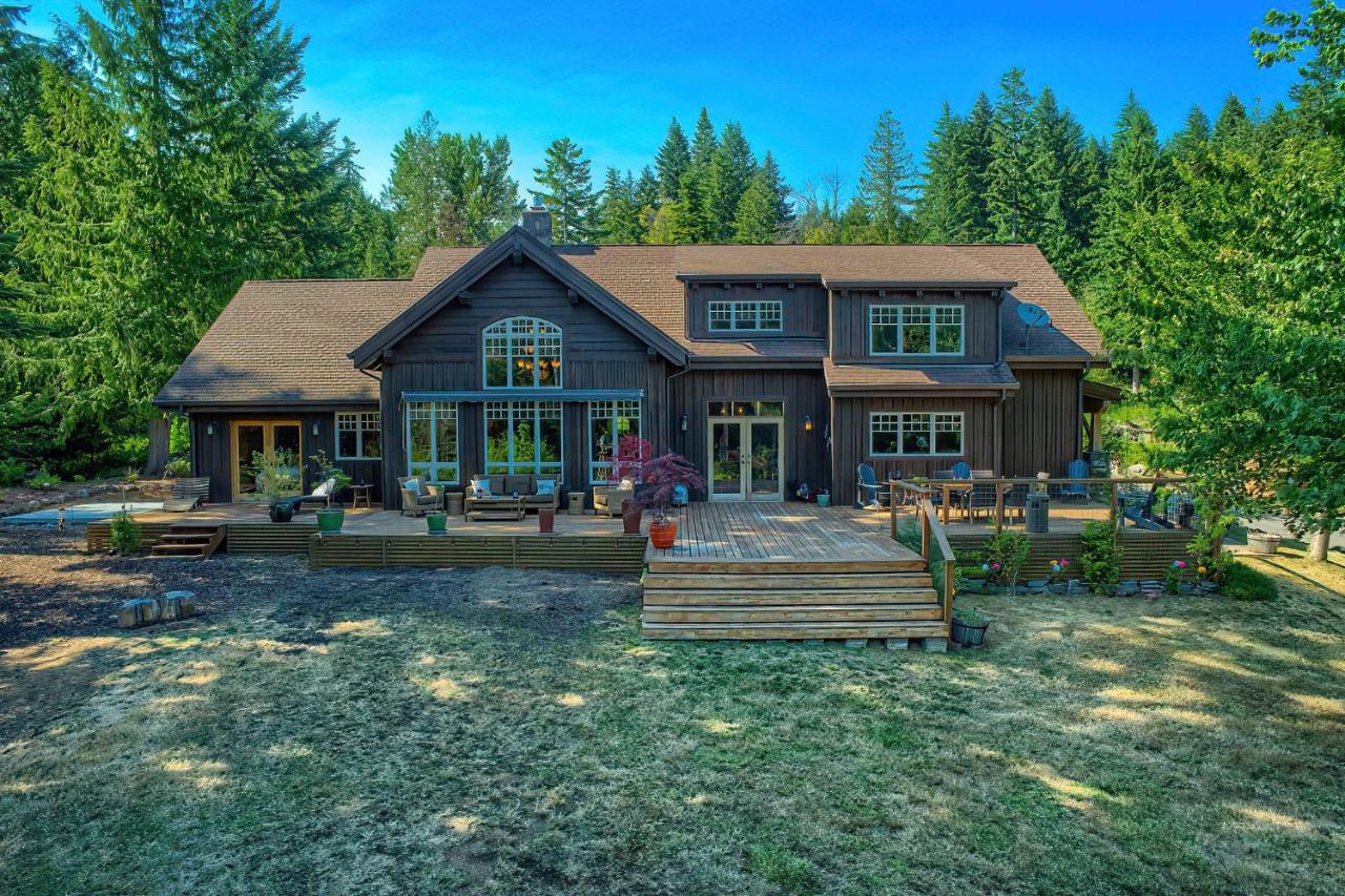 Three-Bedroom House - B&B