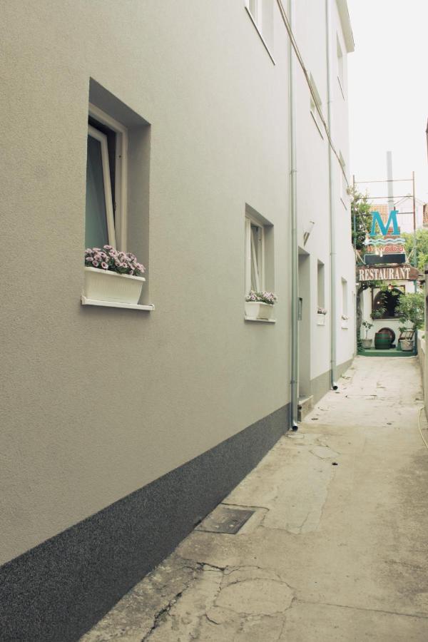 Apartments Tonka Centar - Ferienwohnung Vodice