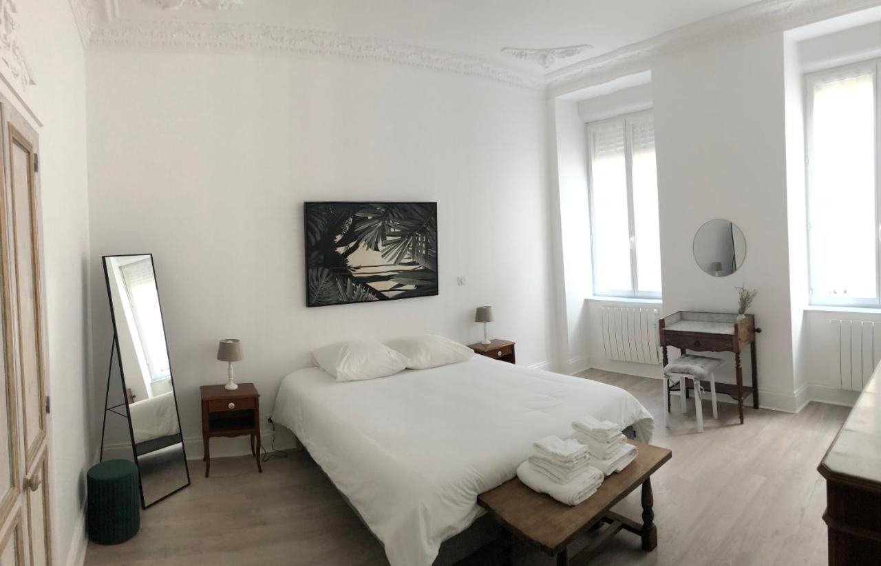 Elegant, Spacious Apartment in Historic Center of Tournon - B&B Tournon-sur-Rhône