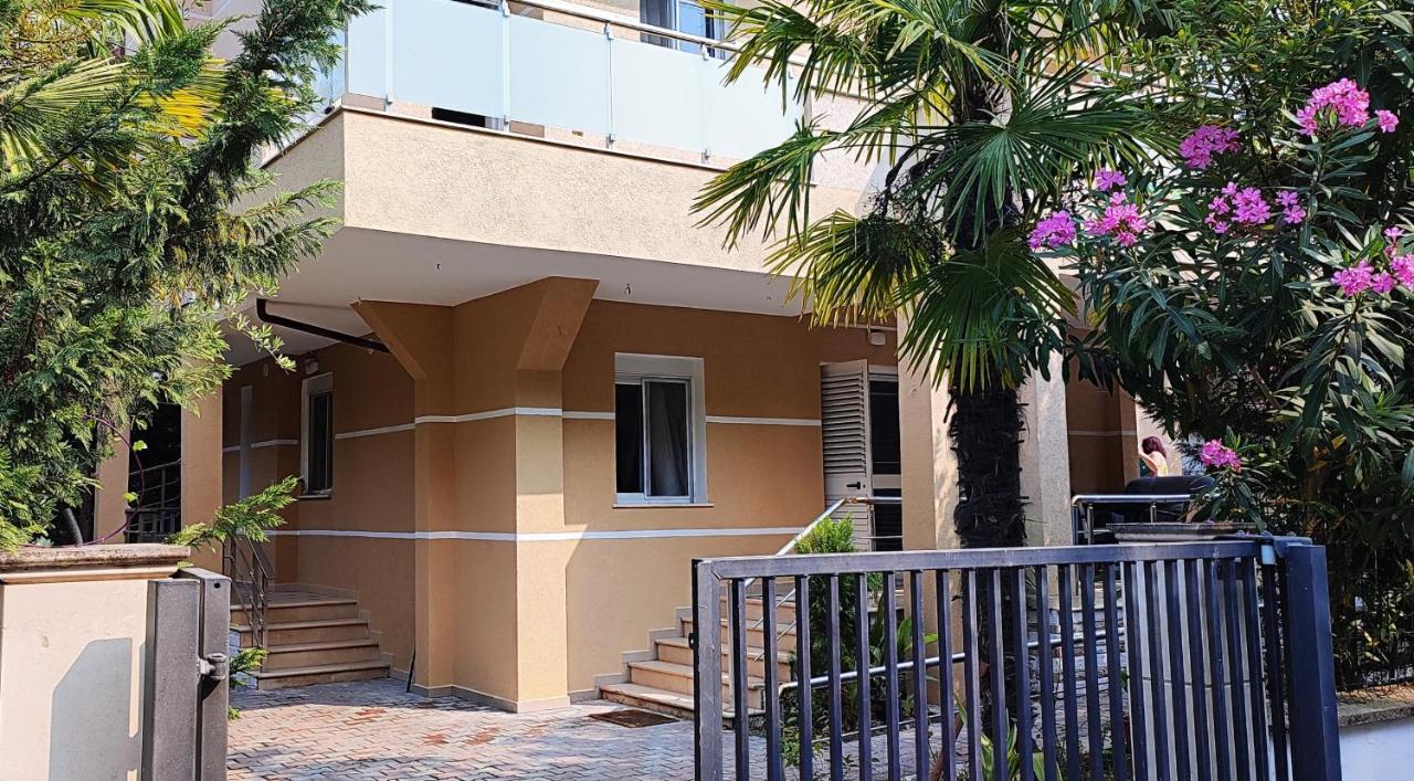 All Seasons Villa 1, Golem Kompleksi Dielli - Bed and Breakfast Qerret
