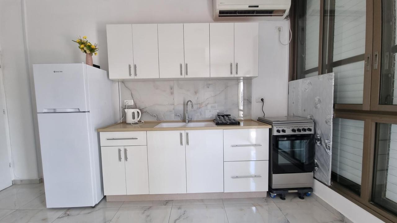 B&B Bnei Brak - New Stylish Apartment with Balcony Close to Tel Aviv - Bed and Breakfast Bnei Brak