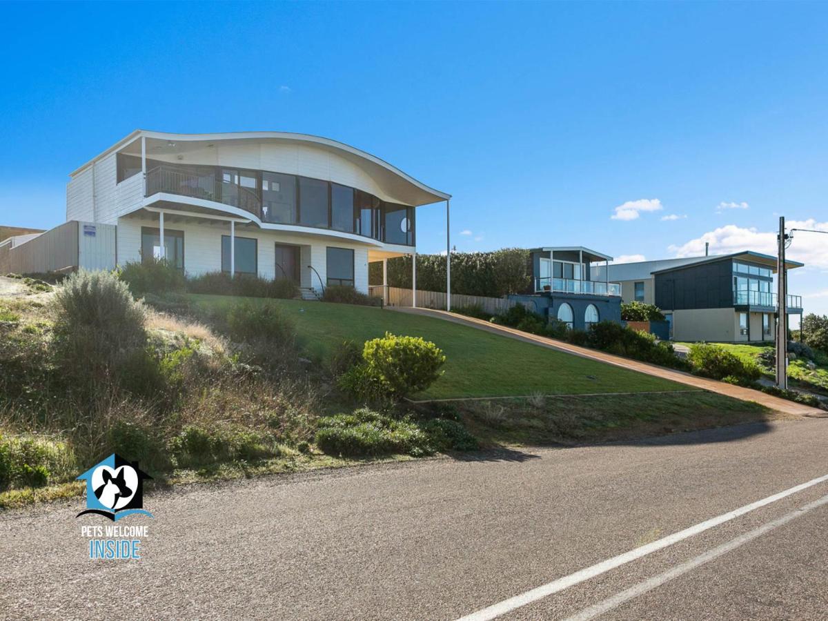 Architect Designed Beach House with Sweeping Views - B&B Goolwa South