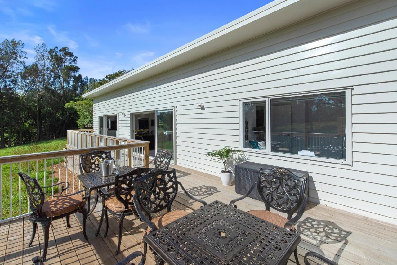 The Whitehouse - Lepperton Holiday Home - Bed and Breakfast New Plymouth