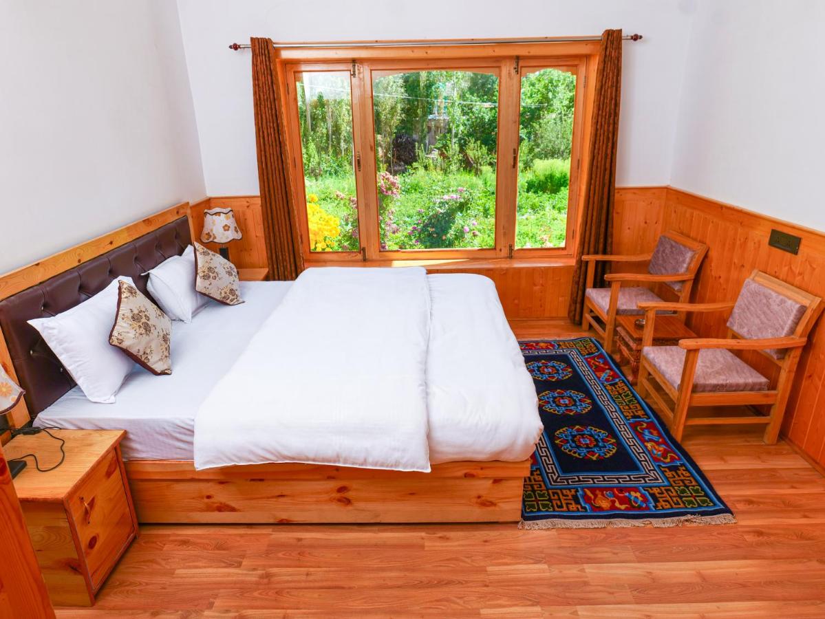 Double Room with Mountain View