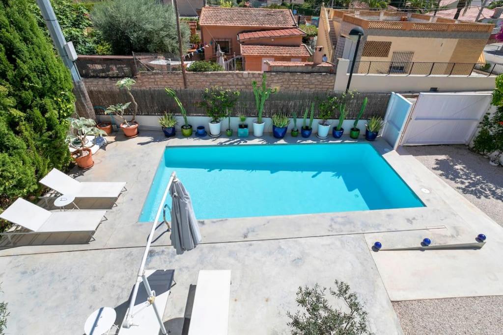 Villa Paloma with private pool, located 350m to the sea and tram station! - B&B Alicante