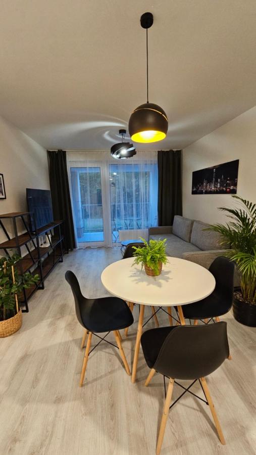 B&B Bratislava - 2 room Apartment with terrace, new building, 2BK - Bed and Breakfast Bratislava