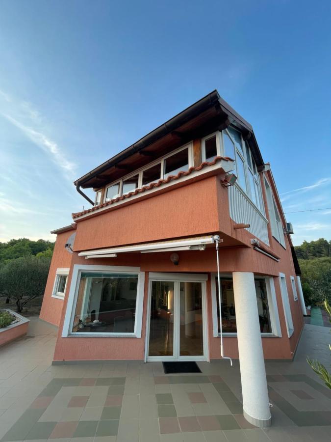 Kuća za odmor ALFIS - Jezera - Ferienwohnung Jezera