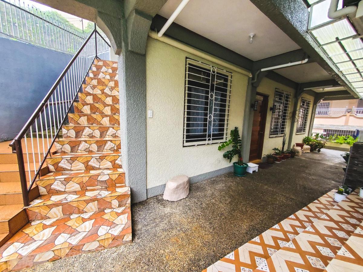 Mirador Modern House - Walking distance to Lourdes Grotto - Bed and Breakfast