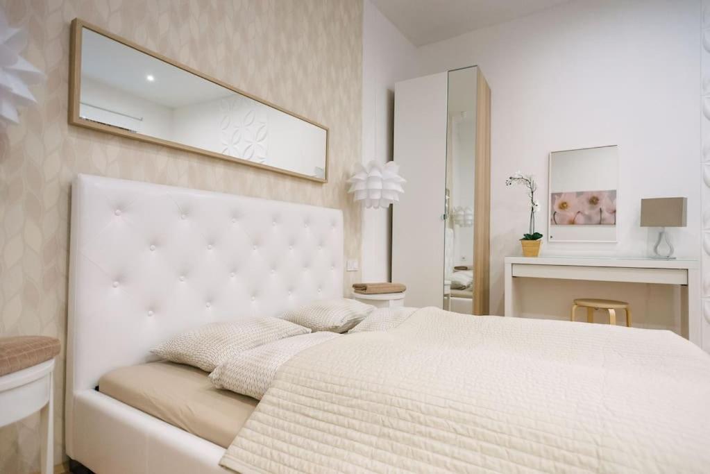 Stylish Apartment at Parliament - B&B Budapest