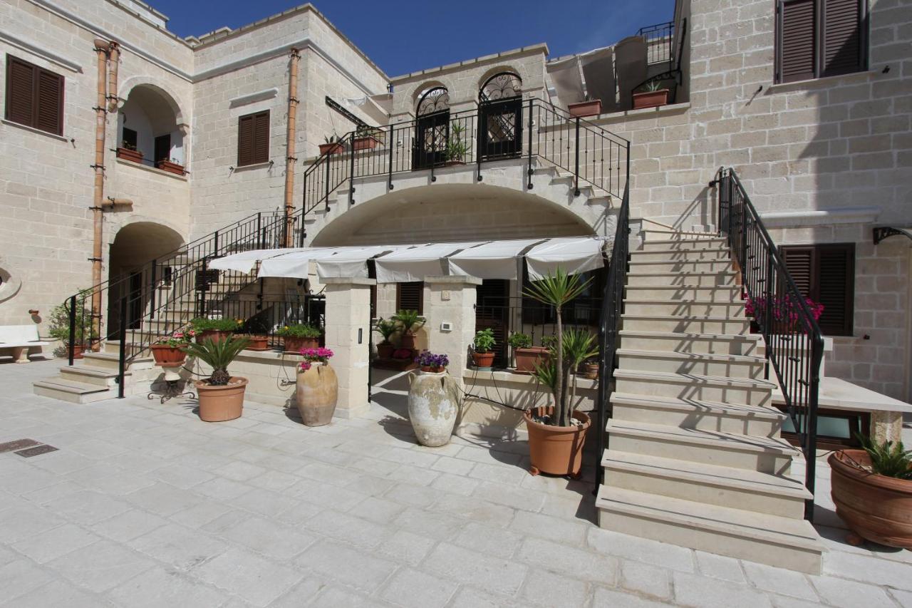 One-Bedroom Apartment with Terrace - Lantana