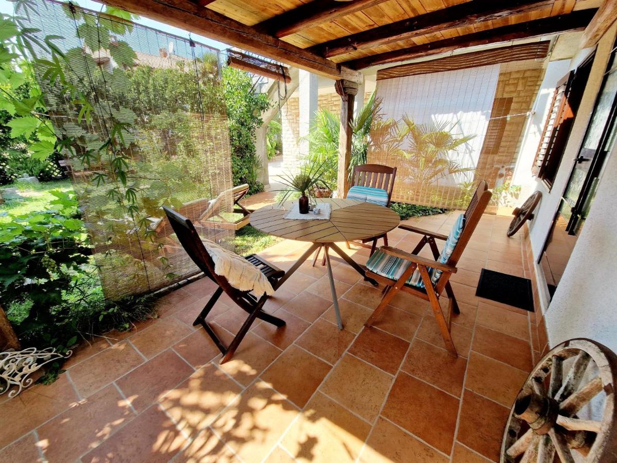 Studio mit Terrasse