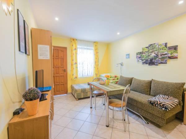 ZACISZE,Klonowa 17 - Bed and Breakfast Dźwirzyno