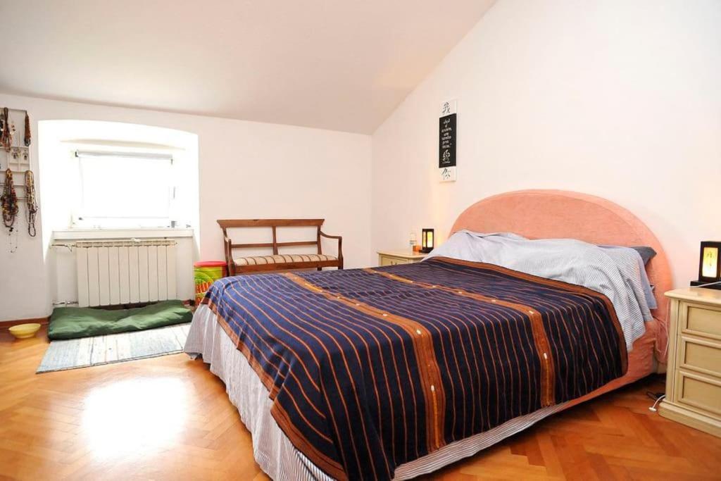 B&B Trieste - Spacious Attic Apartment Kandler - Bed and Breakfast Trieste