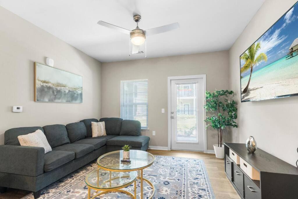 Luxury Living: 1BR Condo w/ Resort-Style Amenities - Bed and Breakfast