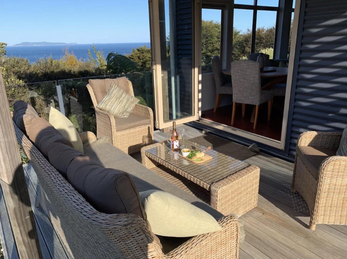 Paradise on the Hill ~ Tuateawa - B&B