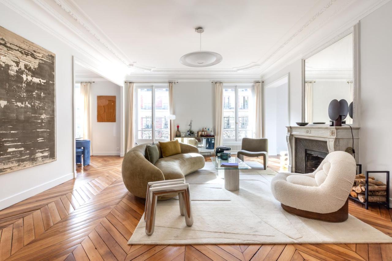 Luxury apartment - 5 min walk from Champs-Elysées - B&B Paris
