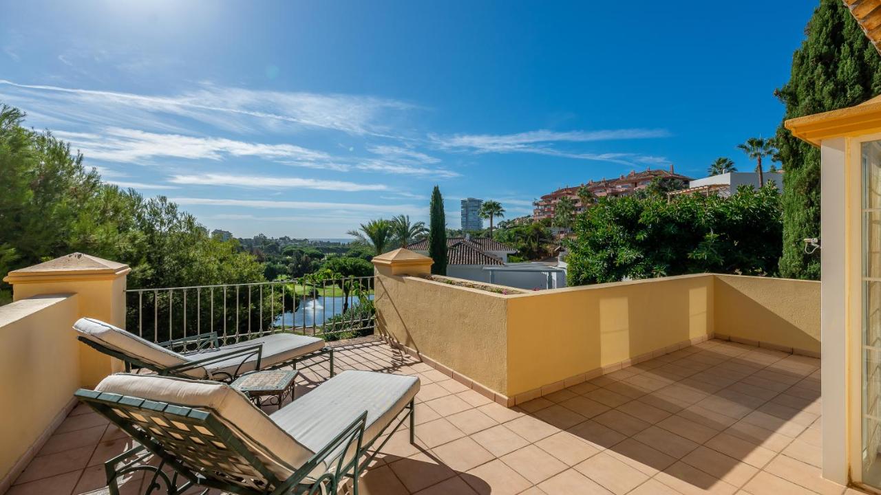 Golf Villa in Marbella, Frontline Golfvilla in RioReal Golf - B&B Marbella