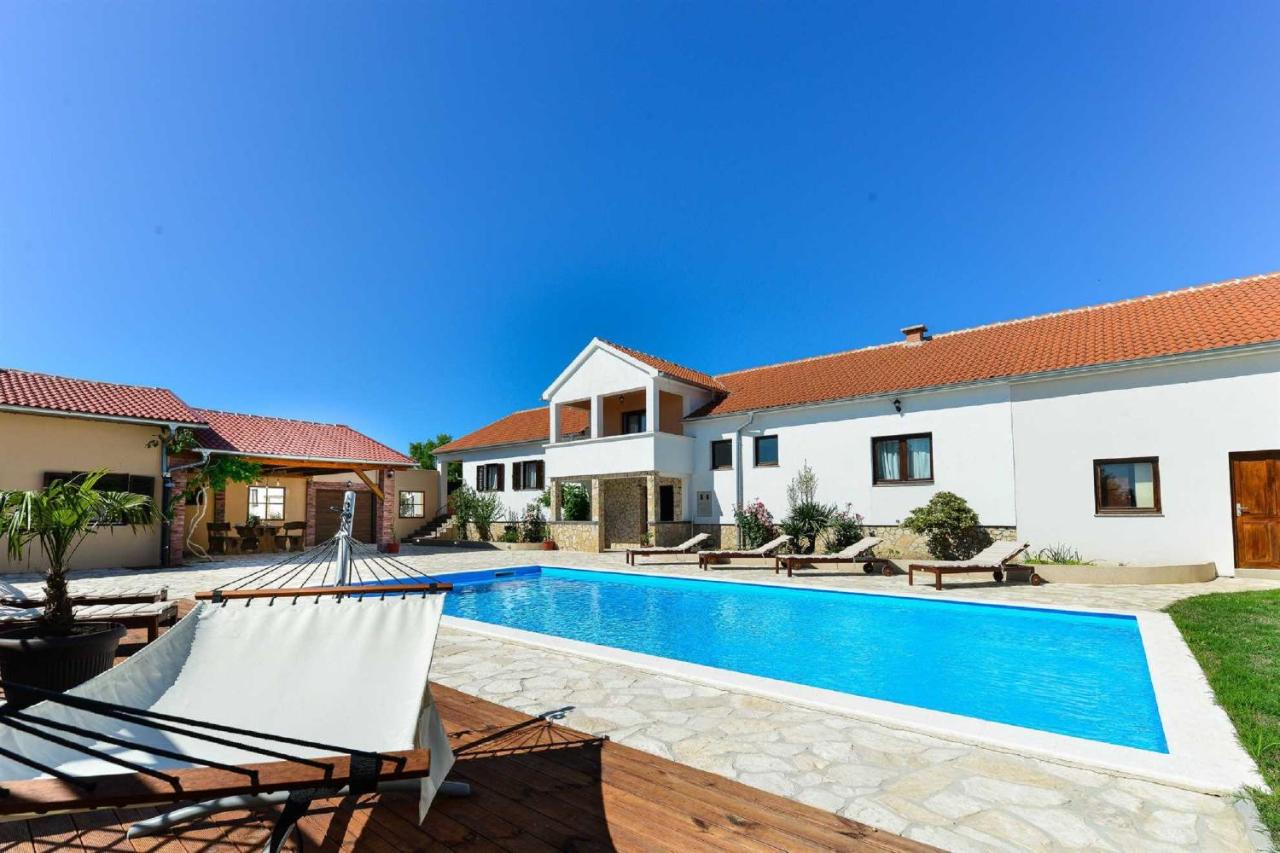 B&B Benkovac - Villa Marinic with private pool , Zadar county - Bed and Breakfast Benkovac