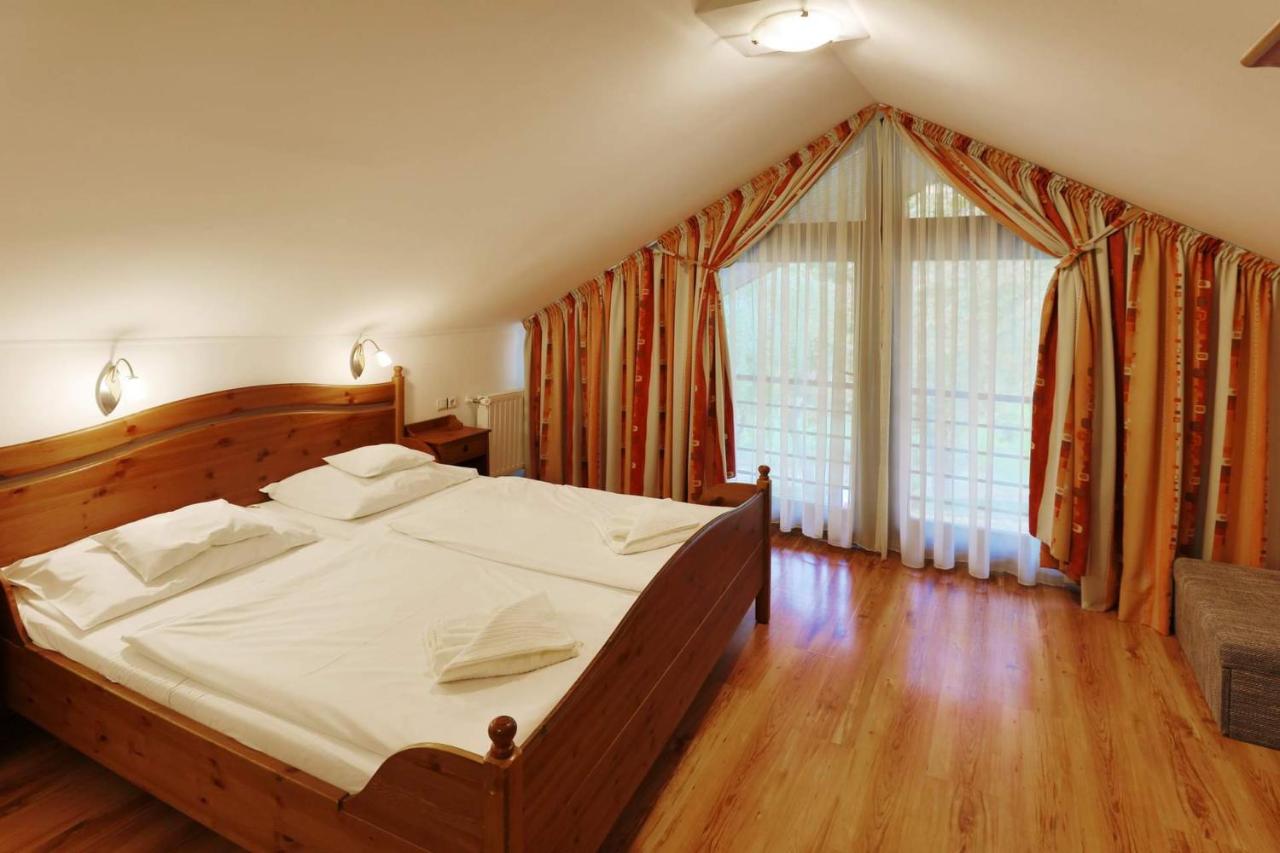 B&B Győr - Arany Szarvas Fogadó és Captain Drakes Pub - Bed and Breakfast Győr