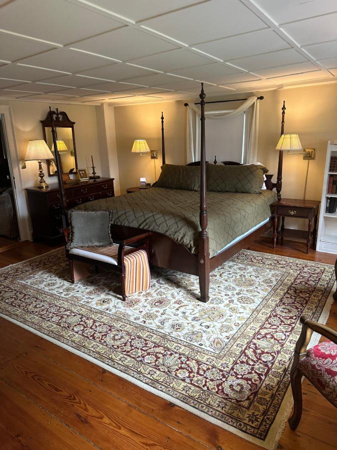 Deluxe King Suite