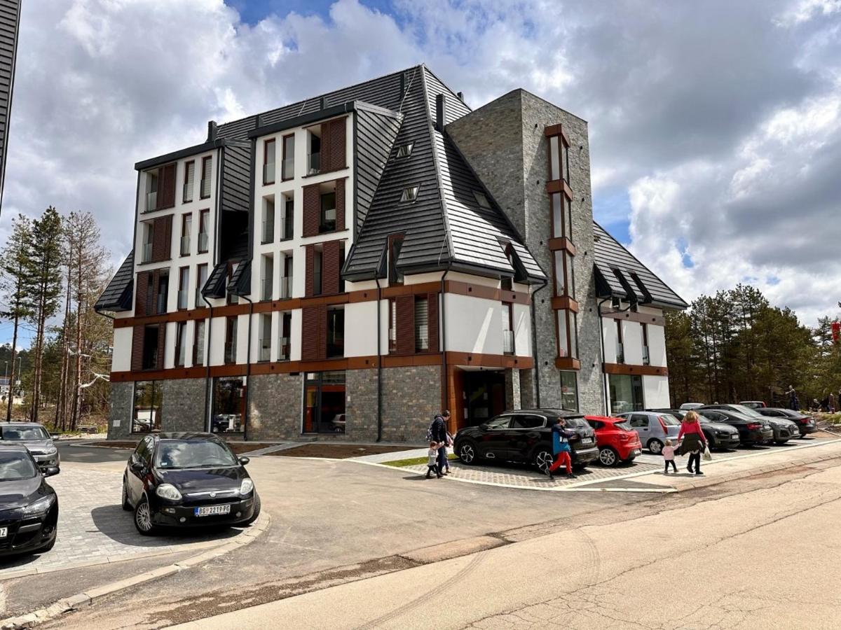 Lexi Borovi apartman - B&B Divčibare