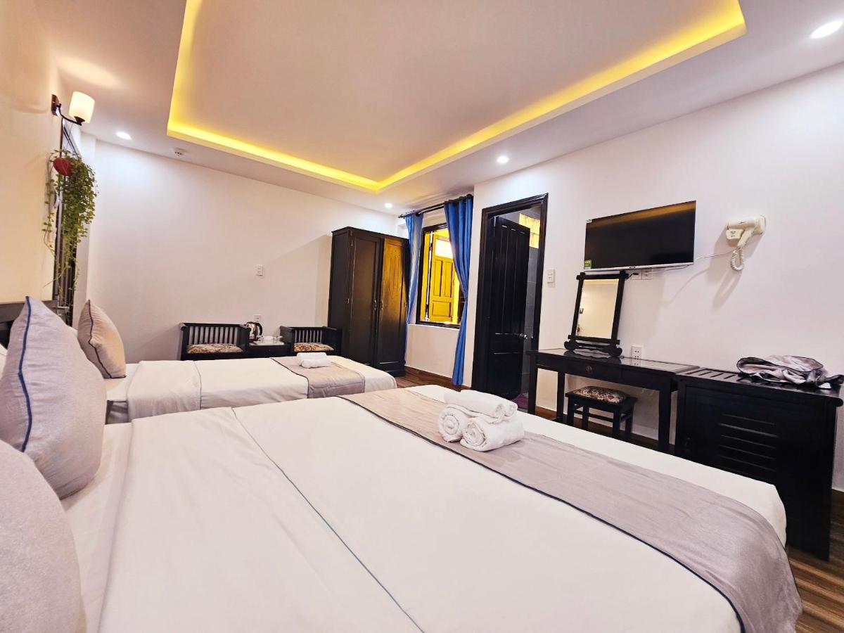 Dreibettzimmer mit eigenem Bad