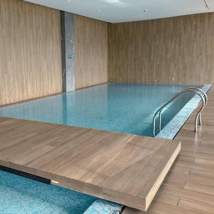Studio, West Jakarta Oasis, Netflix, Pool, Mall - B&B