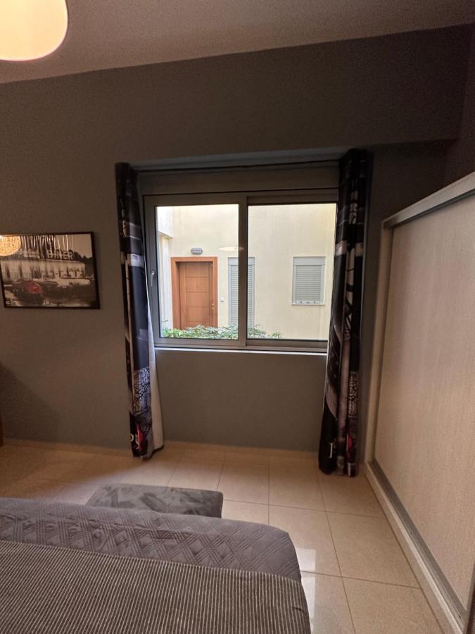 Elegant Escapes 5 - B&B Atene