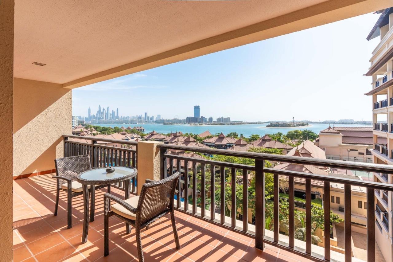 Lux BnB I Palm Jumeirah Resort I Palm Views - B&B Dubai
