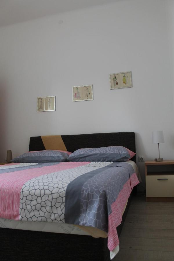 One-Bedroom Apartment with Garden View