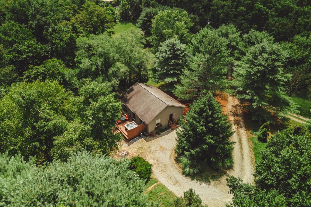 Patriot Cottage at American Heartland Cabins - B&B