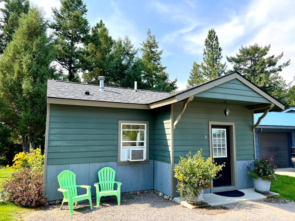Pet Friendly Glacier's Edge Cabins