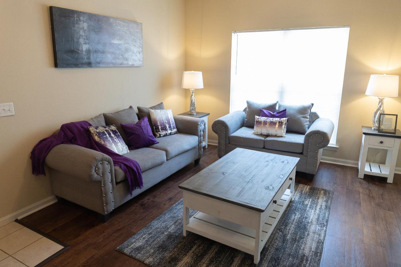 Charming 2BD/1BA w/ Gym, Pool, BBQ Grill - B&B